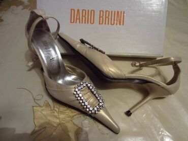 туфли новая не одевала не разу: Продаются новые туфликожа,разм 36-37 .Цены : балетки 80 ман,черные