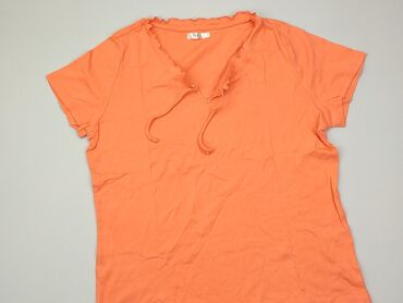 podkoszulki w serek: T-shirt, Bpc, 5XL (EU 50), stan - Bardzo dobry