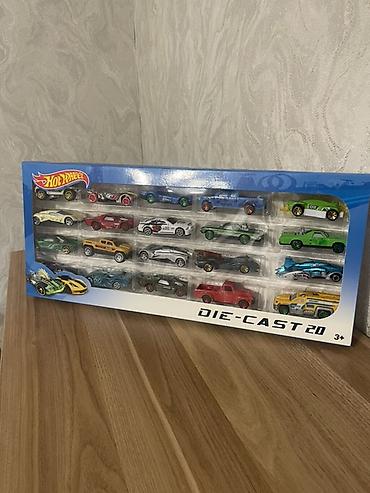 Oyuncaqlar: Yeni Hot Wheel dəmir maşınları 1 qutu 20 ədəd. Qiymət 35 azn Ünvan — 3