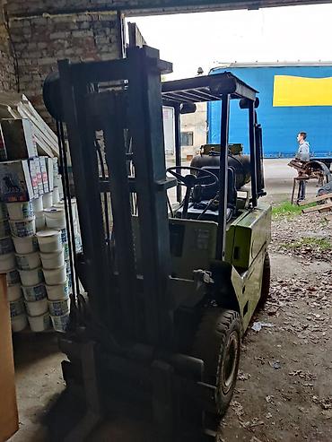 Погрузчики: Погрузчик, 1985 г., Колесный, Вилочный — 8