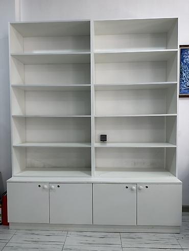 Kitab dolabları: Ağ rəngli iki bölməli kitablıq/dolap sistemi - Dizayn: Minimalist, ağ — 1