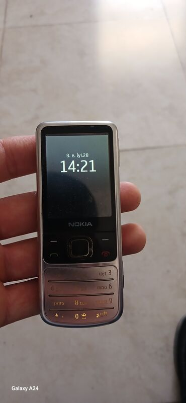 hdd 2 t: Nokia 6700 Slide, rəng - Boz, Düyməli