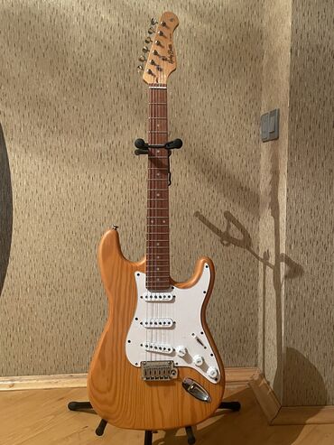 Флейты: Harley Benton ST-90 SA Elektro Gitara Stratocaster. Vəziyyəti əladır