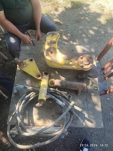 traktor ehtiyat: 5 tonluq asfalt kəsən qolu — 3