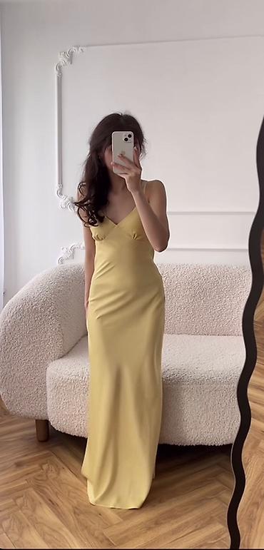 Красивое платье на вечер💛
Выход 1 раз