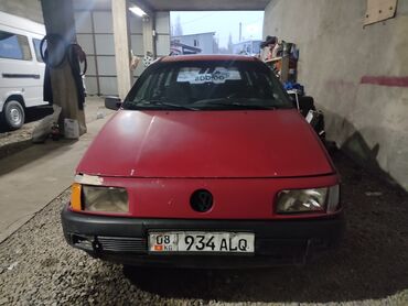 Volkswagen: Volkswagen Passat: 1989 г., 1.8 л, Механика, Бензин, Универсал