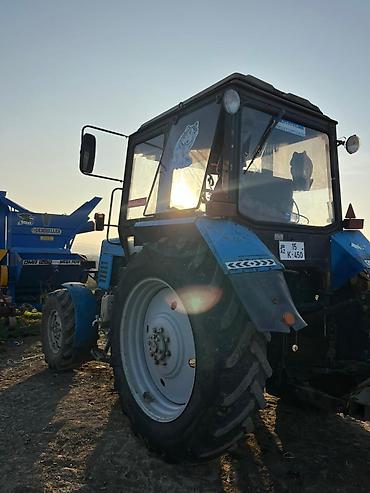 Traktorlar: Belarus markalı traktor. Kənd təsərrüfatı işləri üçün uyğun olan bu — 3
