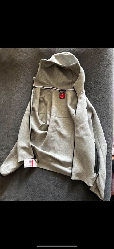 gucci оригинал: Мужской костюм, M (EU 38), Nike, Новый, цвет - Серый, Самовывоз