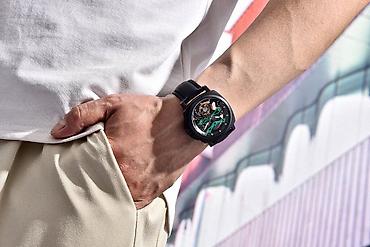 Классические часы: •	“Подарок” 	•	“Привозные ” 	•	“Почти не носились” 	•	“Цена ниже — 8