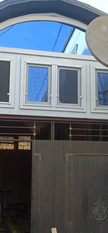 Plastik pəncərələr: Ağ rəngli plastik çərçivəli bu pəncərə, müasir dizaynı ilə istənilən — 10