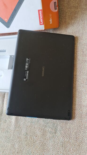 Tableti: Lenovo Tab E10 tablet uređaji Lenovo Tab E10 (dva komada na slikama) — 10