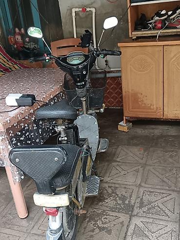 electric moped: Salam aleykum gördüyünüz moped satılır Yaxşı işləyir Süret km 25 — 1