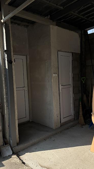 Продажа коттеджей и домов: Продаётся полдома с участком!!! 📍 г. Бишкек, район Азия Молл — 14