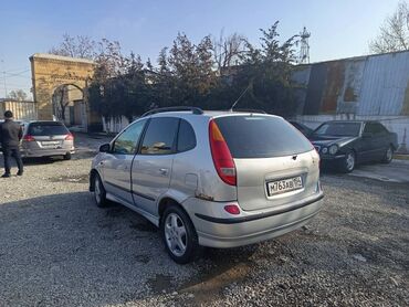 2 бак: Nissan Almera Tino: 2001 г., 2 л, Автомат, Бензин, Седан