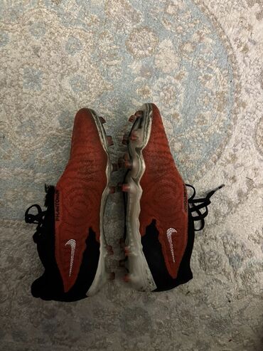 Çadırlar: Butslar Nike, Ölçü: 39