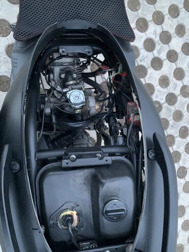 Скутеры: Тип скутера 125 куб. см, Бензин — 1