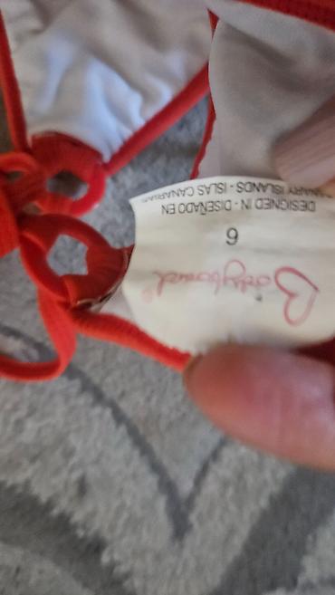 kaputi mona 2024: Gornji delovi kupaćeg za devojčice. Veličina 6 ali može i pre i — 2