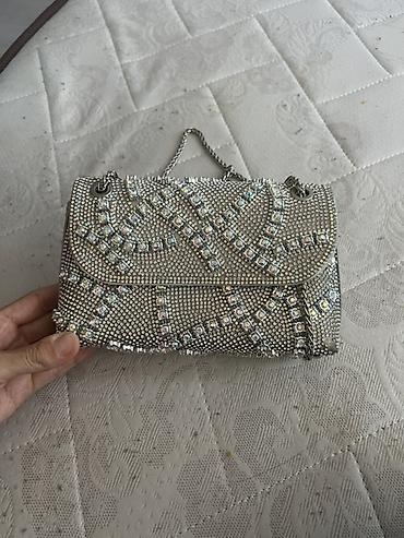 Çantalar: Parıltılı axşam çantası / minaudière - Rəng: gümüşü - Üst hissə: tam — 2