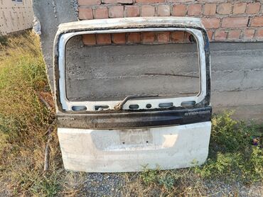 работа на дому интернет: Задняя дверь белого цвета для автомобиля степ спада. Дверь оснащена