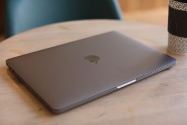 noutbuk cantasi: Yeni Apple MacBook, 13.3 ", Apple M2 Pro, 256 GB, Ünvandan götürmə, Pulsuz çatdırılma, Ödənişli çatdırılma