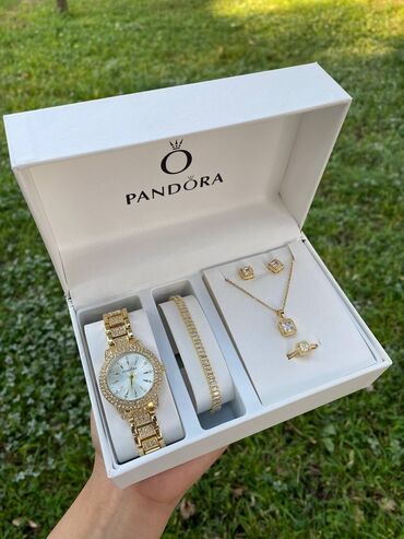 золотой сепочка: Подарочные наборы Pandora с часами и украшениями в фирменной коробке