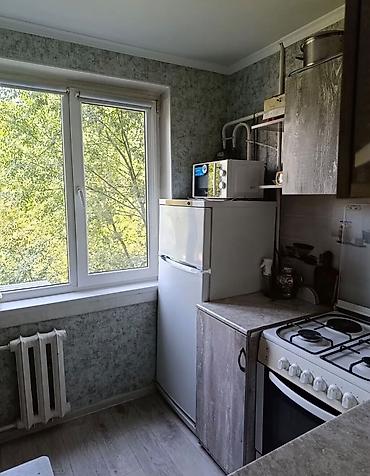 3 х комнатная: 2 комнаты, 44 м², 10 мкр 104 серия, 3 этаж, Евроремонт — 3