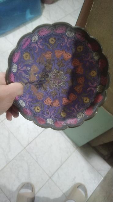 Şamdanlar: - 3 şamlıqlı şamdan: Misin/bronz tonlarında, klassik barok/rokoko — 4