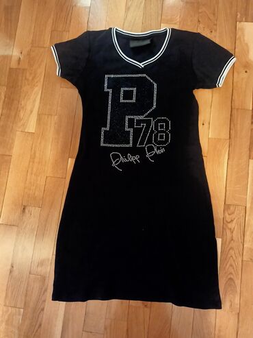 velicine haljina po brojevima: Philipp Plein M (EU 38), L (EU 40), color - Black, Oversize, Short sleeves