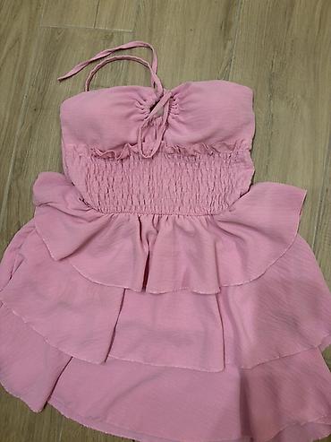 Roze mini haljina bez bretela, nošena jednom u odličnom stanju na lalafo.rs Roze mini haljina bez bretela, nošena jednom u odličnom stanju