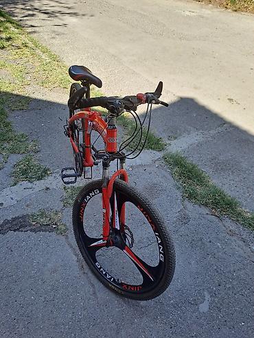 elektron velo: Qırmızı rəngli dağ velosipedi - Geniş profilli, üç qanadlı lehimli — 2