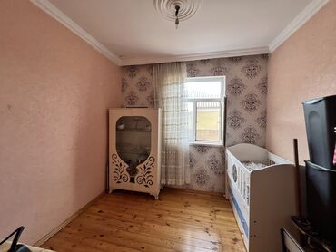 Həyət evləri və villaların satışı: Binəqədi qəs. 4 otaqlı, 100 kv. m, Orta təmir — 5