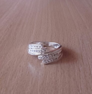 prsten tibetansko srebro: Nakit -prsten. Prsten, posrebren sa cirkonima. Veličina 8, 57, 17
