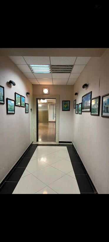 Ofislər: Ofis sahəsi – şüşə arakəsməli, geniş vestibül və iş otaqları - İşə — 1