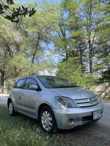 Toyota: Toyota ist: 2003 г., 1.3 л, Автомат, Бензин, Хэтчбэк