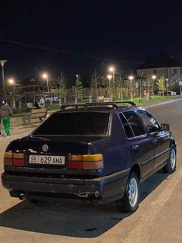 lada 06: Volkswagen Vento: 1992 г., Механика, Седан — 2