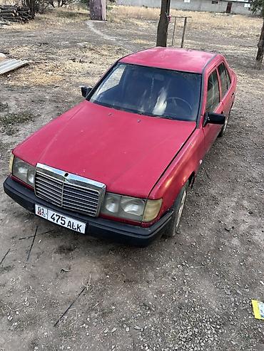 света музука: Mercedes-Benz W124: 1987 г., 2 л, Бензин, Седан — 4