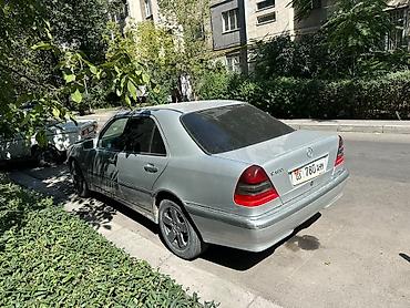короткий спринтер: Mercedes-Benz C-Class: 1998 г., Седан — 4