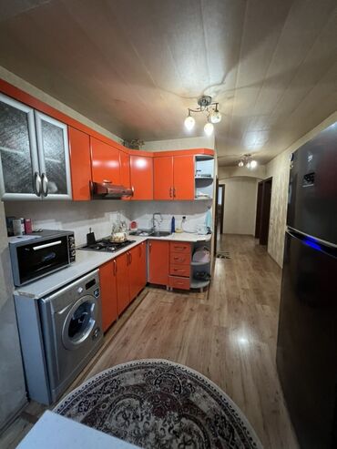 Köhnə tikili: Lelinqrad proyekt köhnə tikili 5/4 mərtəbə 4 otaq. 8 mikrorayon köhnə — 9