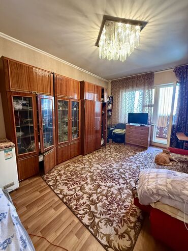 тоголок молдо фрунзе: 1 комната, 34 м², 105 серия, 3 этаж, Старый ремонт