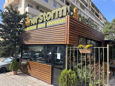 Restoran, kafelər: Hazır biznes! Dönərstorm. İçərisində 4 stol 8 stul 2 çağ dönər manqalı