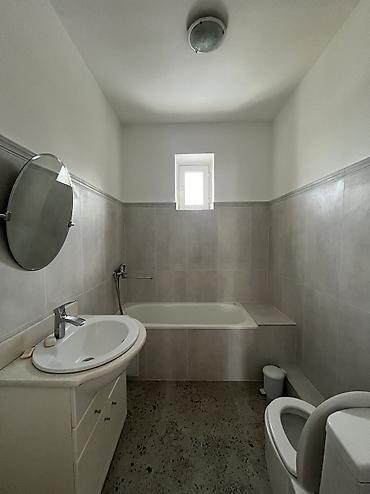 Долгосрочная аренда домов: 300 м², 7 комнат, Забор, огорожен, Подвал, погреб, Кондиционер — 12