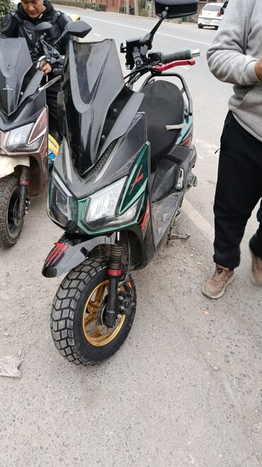 ремень для скутера: Скутер спорт-класса с агрессивным дизайном и тюнингом Особенности: -