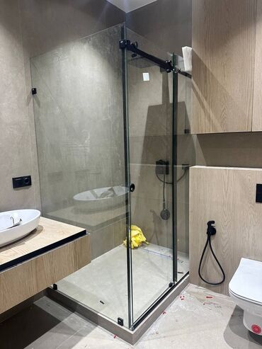 Душевые перегородки и ограждения: ДУШЕВЫЕ ПЕРЕГОРОДКИ! Основная характеристика: - Закалённое стекло — 3