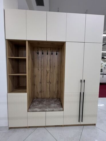 мебель прихожный: Модульная прихожая с мягким сиденьем и системой хранения - Композиция