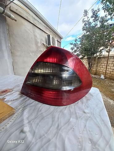 w211 radiator: Arxa sağ stop-işıq bloku – Mercedes-Benz W211(C-Class, 2007 üçün — 3