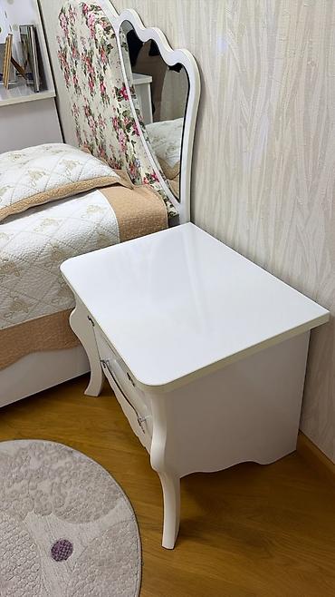 kunc kabinet: Ağ rəngli qız otağı üçün mebel dəsti Dəst tərkibi: - Sürgülü qapılı — 4