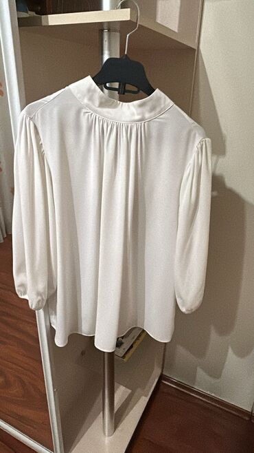 Digər qadın geyimləri: Hamisi Ideal veziyyetdedi. 42-44 olchu. Twist birinci l- 30 azn — 7