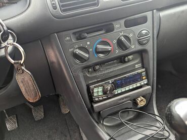 Toyota: Toyota Corolla: 1.4 l. | 2001 έ. Χάτσμπακ — 5
