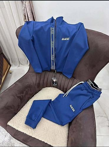 Gornji i donji deo: GUESS
dostupne u vise boja
Vel. S, m, l, xl
Cena 4400 din — 9