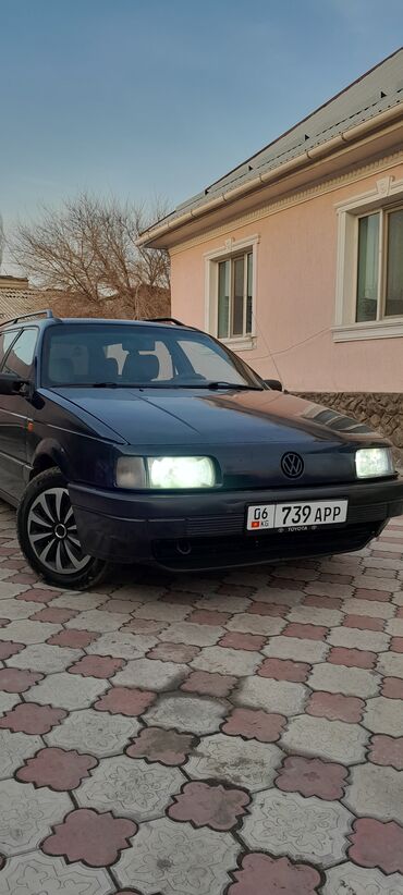 Volkswagen: Volkswagen Passat: 1992 г., 1.8 л, Механика, Бензин, Универсал